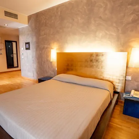 Hotel San Tommaso 4*