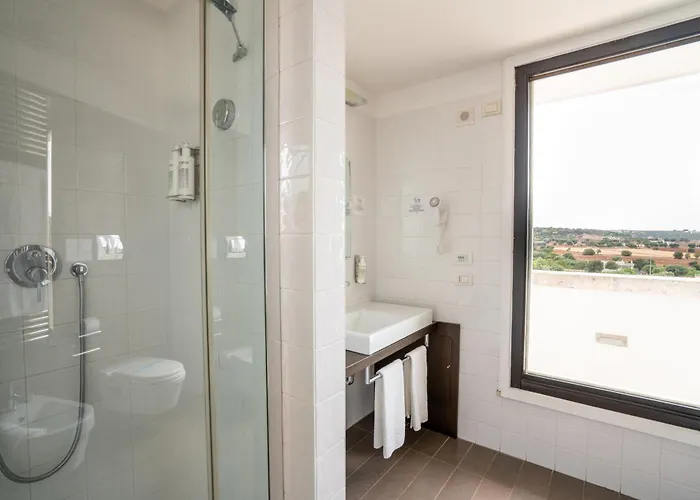 San Tommaso מלון פולינאנו א מארה