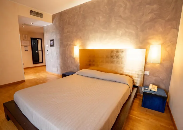 Hotel San Tommaso 4*