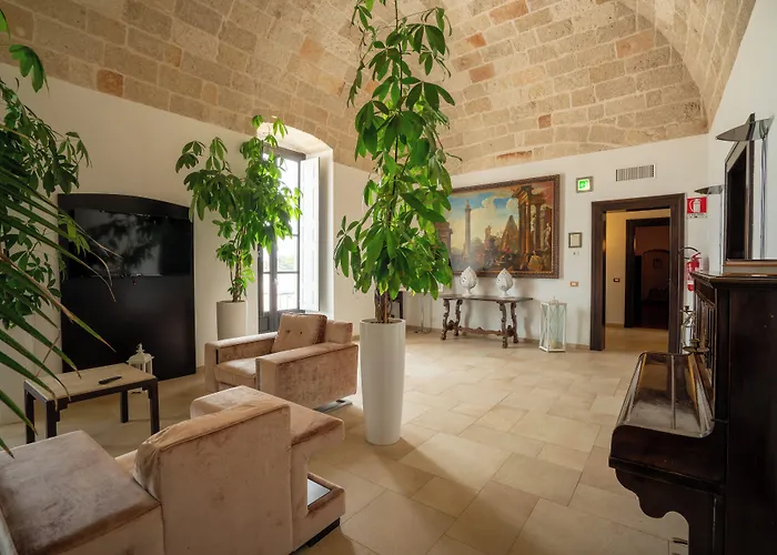 San Tommaso מלון פולינאנו א מארה